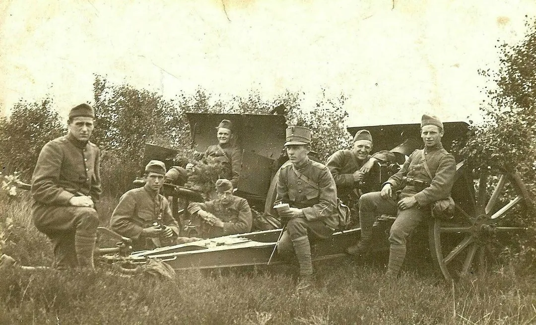 Dutch artillerymen in Brabant, 1914.