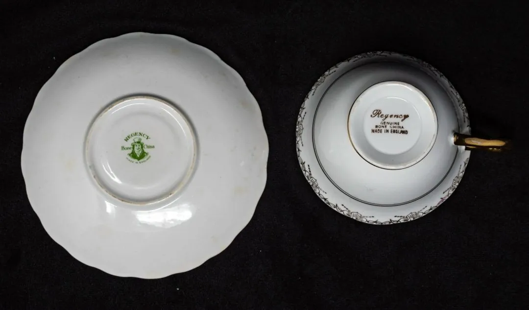 The same pattern, from the same manufactory, but the cup is considerably younger than the saucer. For drinking tea it makes no difference, but the pair's investment appeal drops sharply. A mismatch like this ought to be sold at a discount.