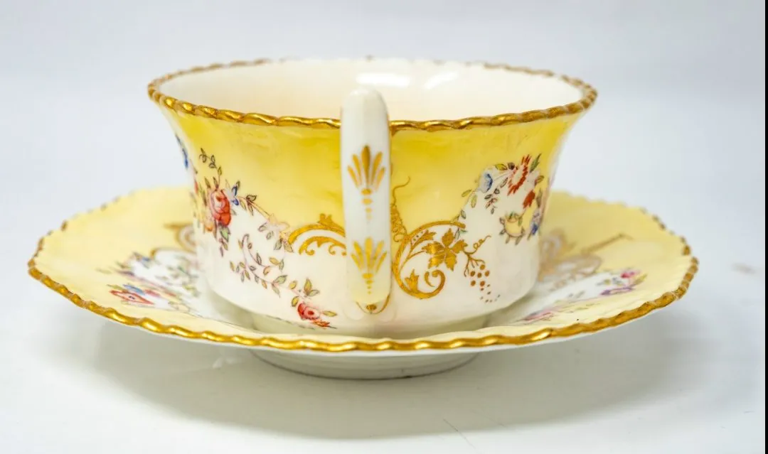 Coalport, pattern Y2291.